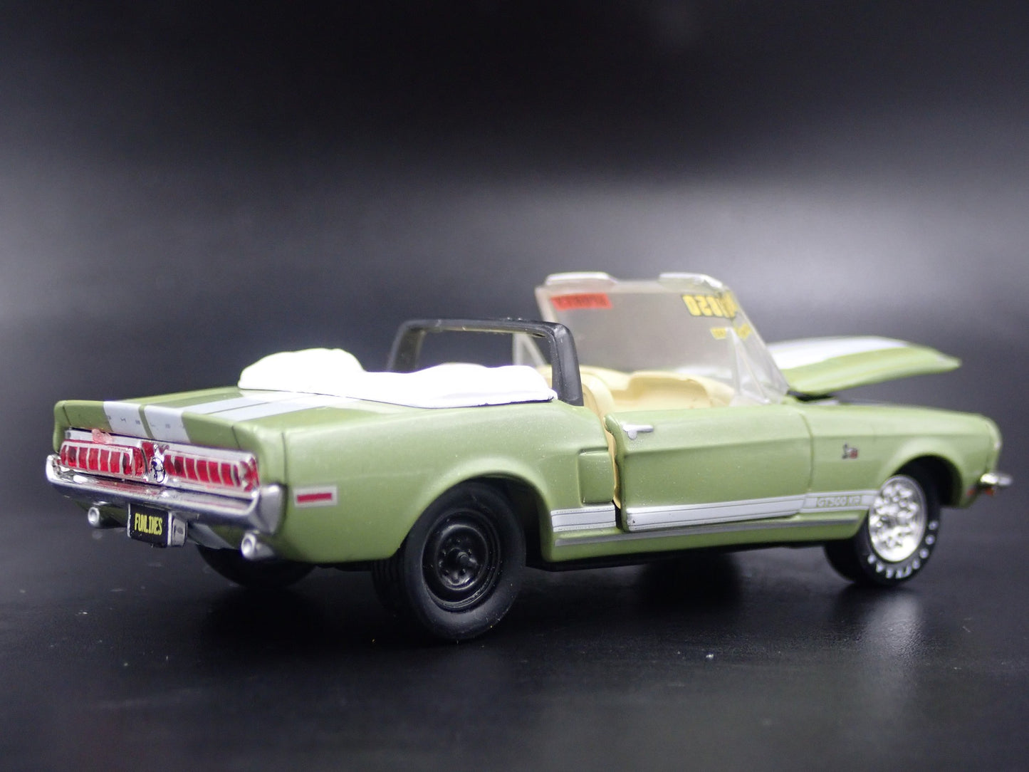 1968 68 FORD MUSTANG SHELBY GT500KR PROJECT GREEN 1:64 SCALE DIECAST MODEL CAR