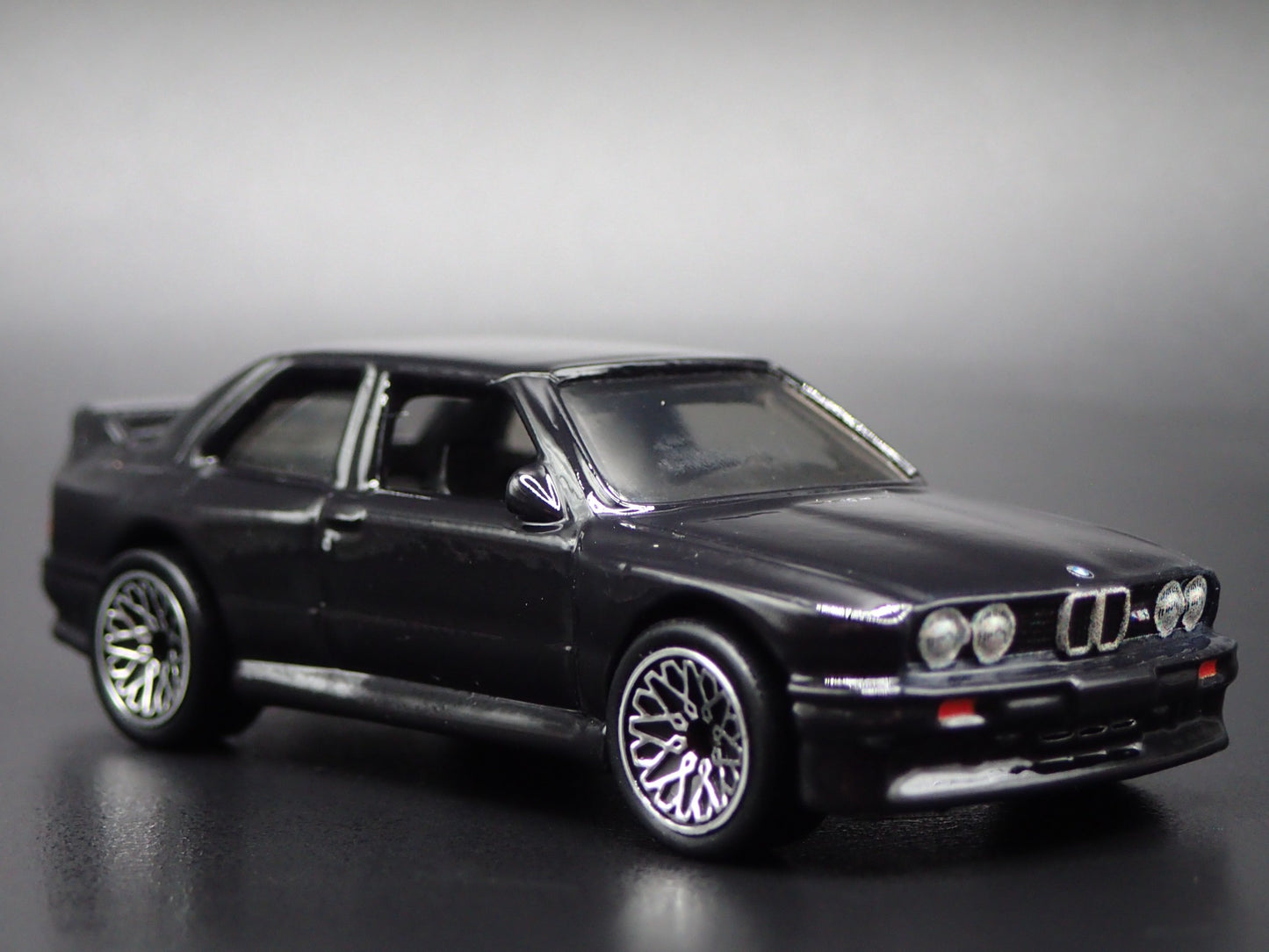 1986-1991 BMW M3 E30 BLACK 1:64 SCALE COLLECTIBLE DIORAMA DIECAST MODEL CAR
