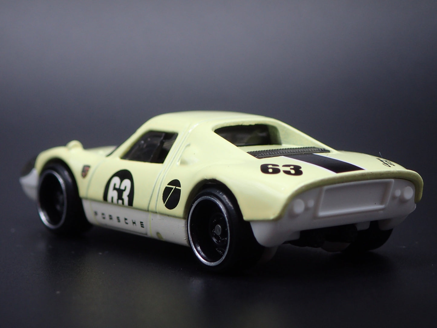 1964-1965 PORSCHE 904 CARRERA GTS RACE CAR 1:64 SCALE DIORAMA DIECAST MODEL CAR