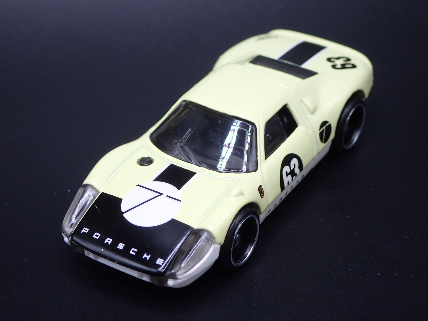 1964-1965 PORSCHE 904 CARRERA GTS RACE CAR 1:64 SCALE DIORAMA DIECAST MODEL CAR