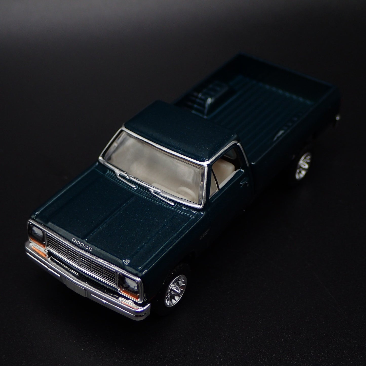 1982 82 DODGE RAM W250 POWER RAM PICKUP TRUCK GREEN 1/64 SCALE DIECAST MODEL CAR