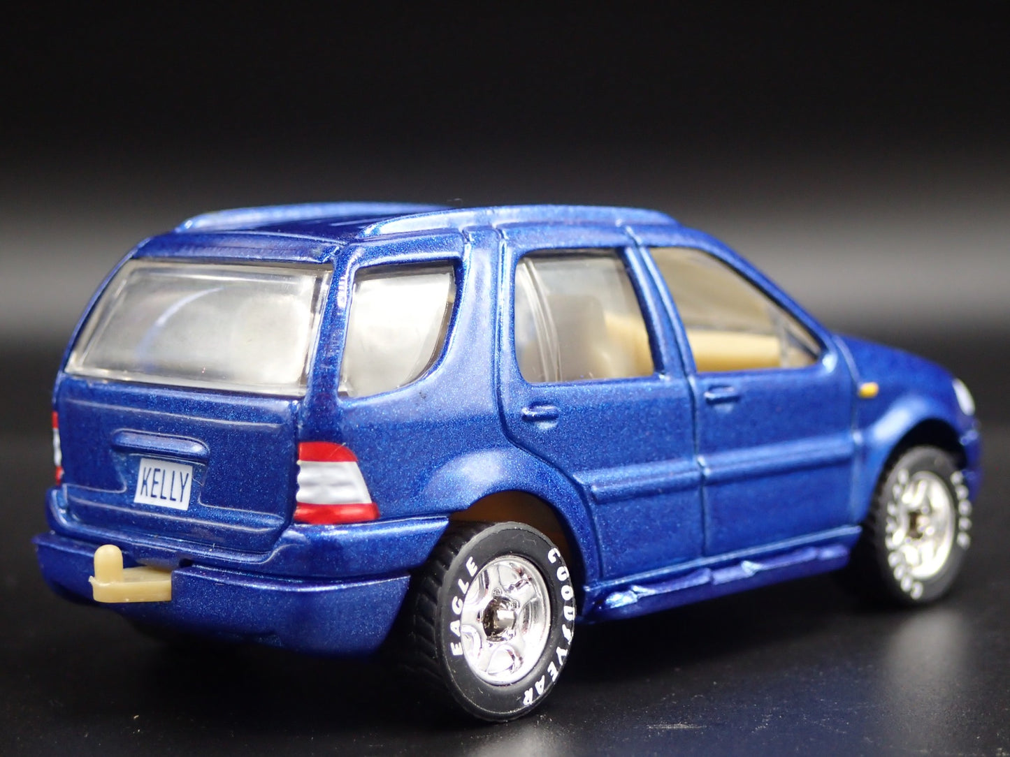 1998-2005 MERCEDES-BENZ ML 430 OSBOURNES 1:64 SCALE DIORAMA DIECAST MODEL CAR