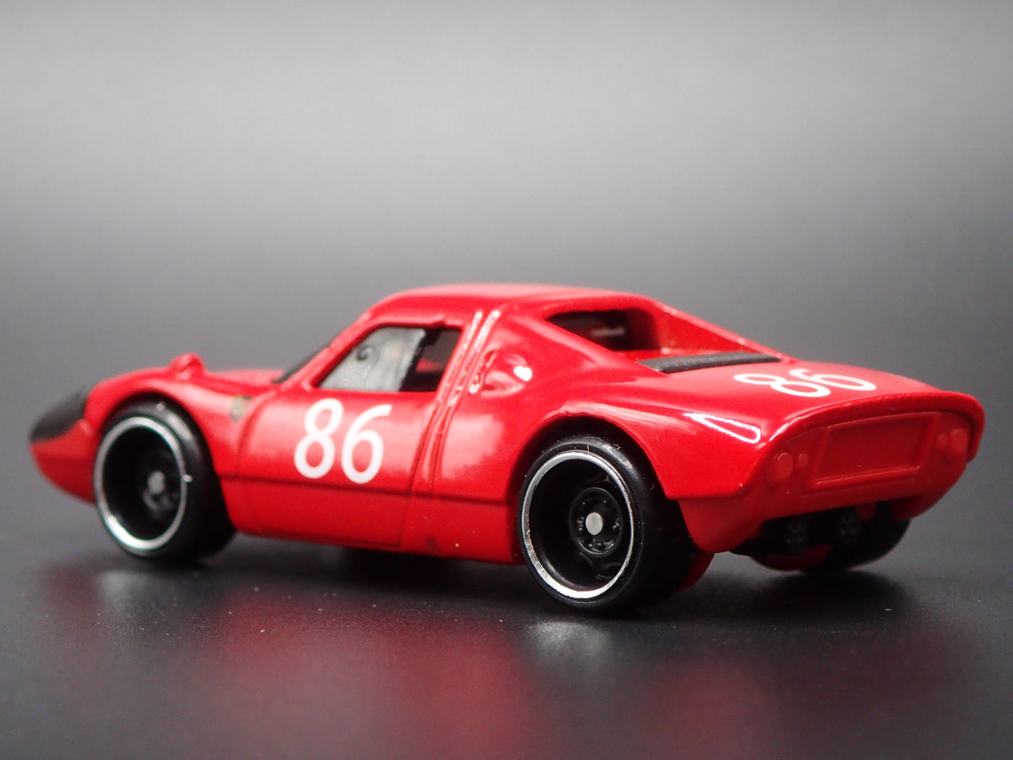 1964-1965 PORSCHE 904 CARRERA GTS RACE CAR 1:64 SCALE DIORAMA DIECAST MODEL CAR