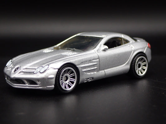 2003-2010 MERCEDES-BENZ SLR MCLAREN SILVER 1:64 SCALE DIORAMA DIECAST MODEL CAR