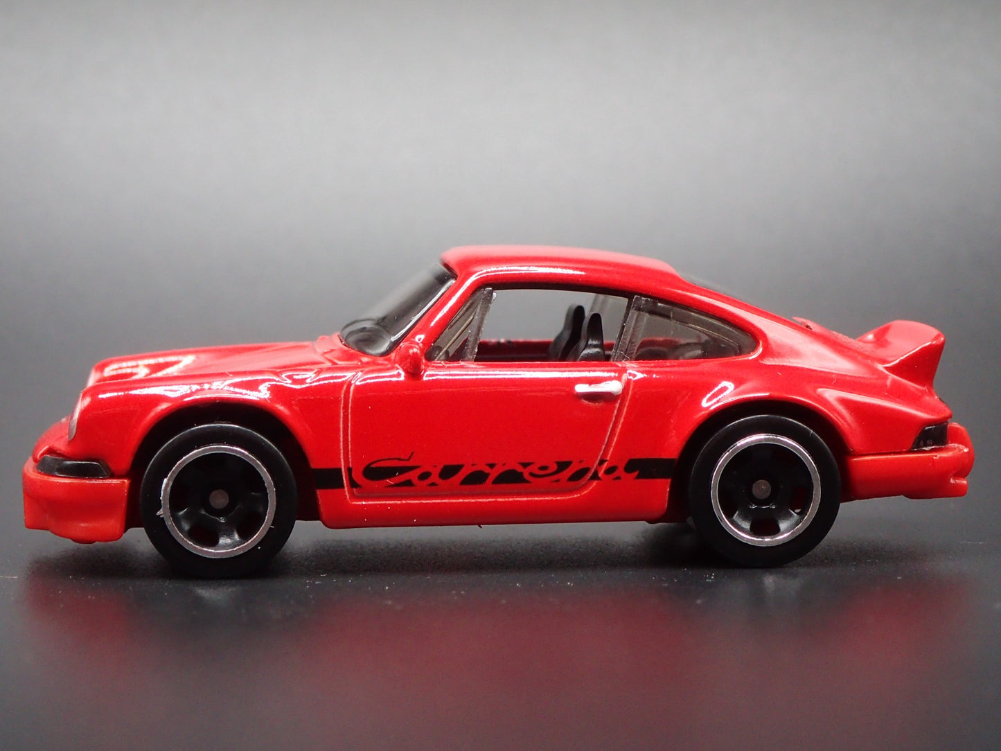 1973-1977 PORSCHE 911 CARRERA RS 2.7 1:64 SCALE COLLECTIBLE DIECAST MODEL CAR