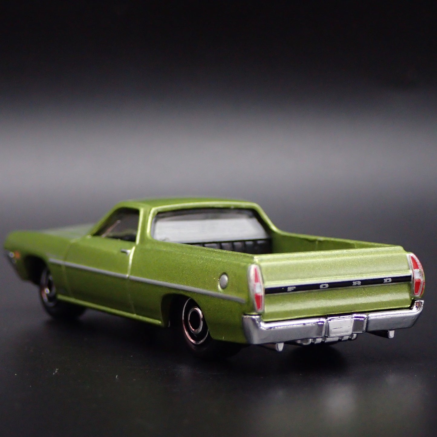 1970 70 FORD RANCHERO PICKUP TRUCK GREEN 1:64 SCALE DIORAMA DIECAST MODEL CAR