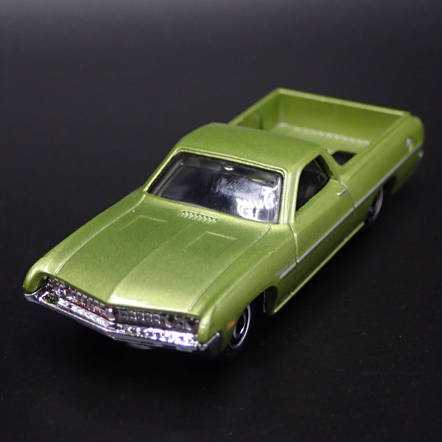 1970 70 FORD RANCHERO PICKUP TRUCK GREEN 1:64 SCALE DIORAMA DIECAST MODEL CAR
