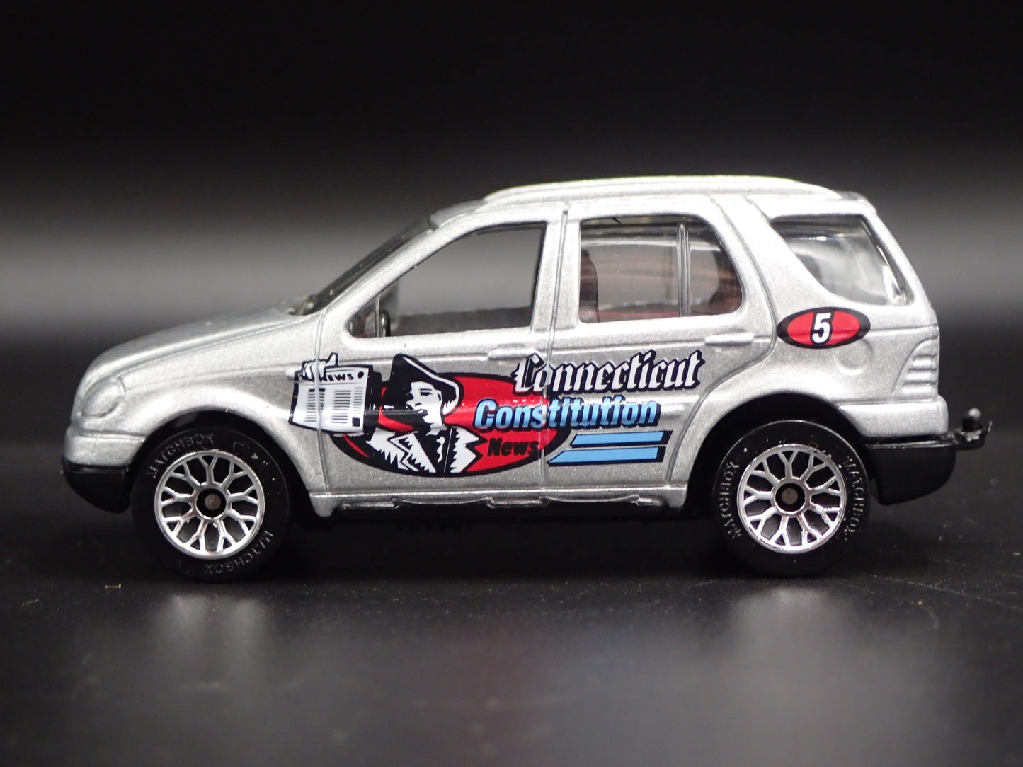 1998-2005 MERCEDES-BENZ ML 430 CONNECTICUT 1:64 SCALE DIORAMA DIECAST MODEL CAR