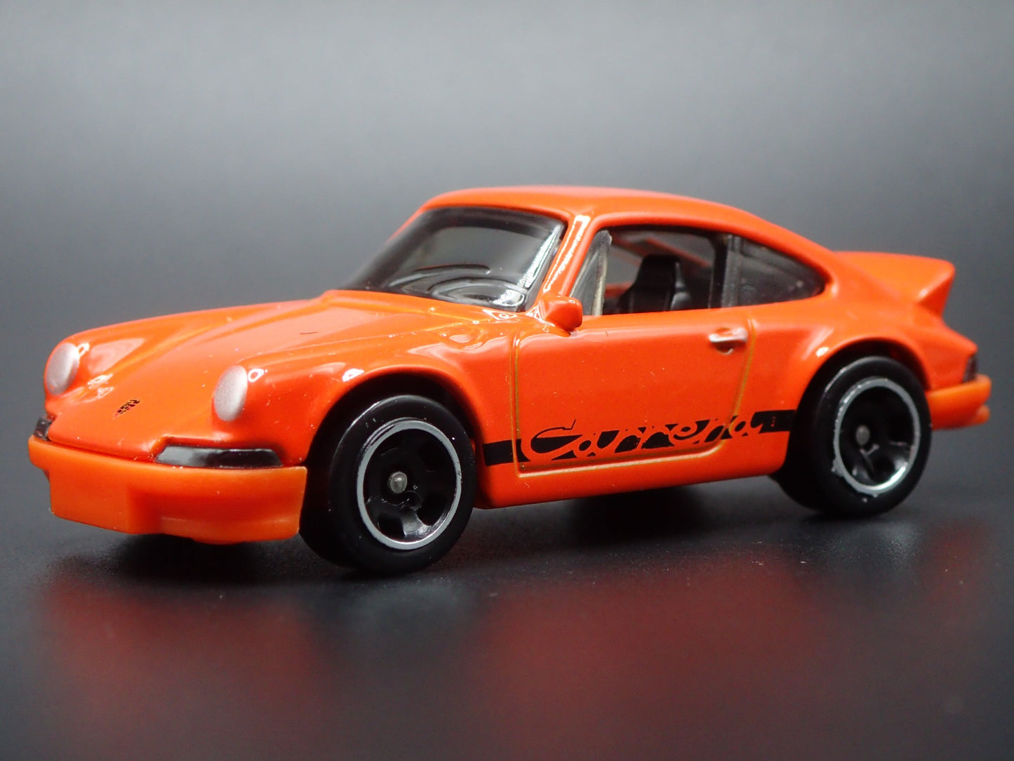 1973-1977 PORSCHE 911 CARRERA RS 2.7 1:64 SCALE COLLECTIBLE DIECAST MODEL CAR