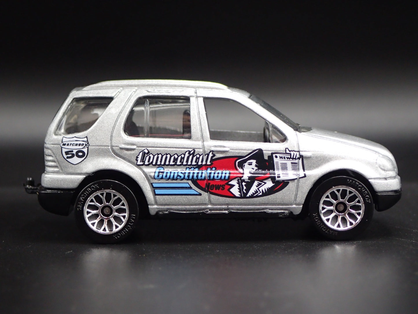 1998-2005 MERCEDES-BENZ ML 430 CONNECTICUT 1:64 SCALE DIORAMA DIECAST MODEL CAR