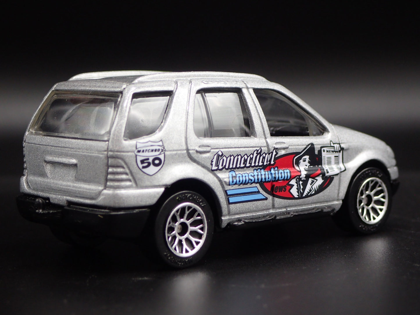 1998-2005 MERCEDES-BENZ ML 430 CONNECTICUT 1:64 SCALE DIORAMA DIECAST MODEL CAR