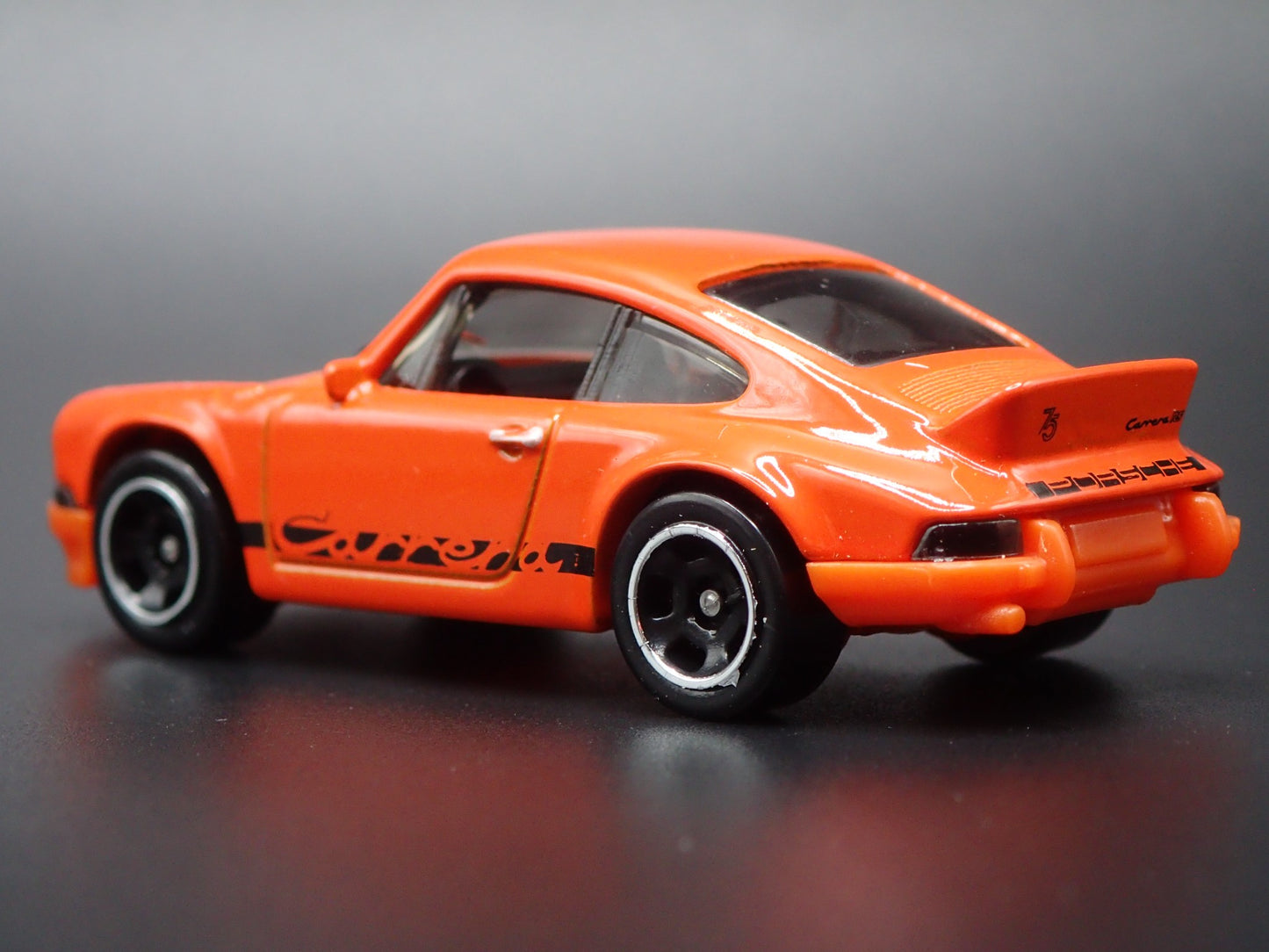 1973-1977 PORSCHE 911 CARRERA RS 2.7 1:64 SCALE COLLECTIBLE DIECAST MODEL CAR