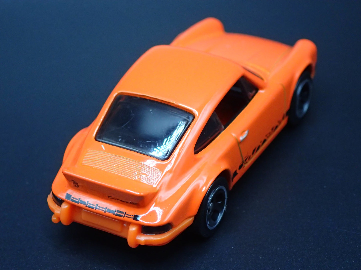 1973-1977 PORSCHE 911 CARRERA RS 2.7 1:64 SCALE COLLECTIBLE DIECAST MODEL CAR