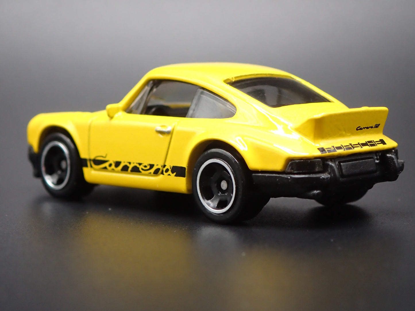 1973-1977 PORSCHE 911 CARRERA RS 2.7 1:64 SCALE COLLECTIBLE DIECAST MODEL CAR