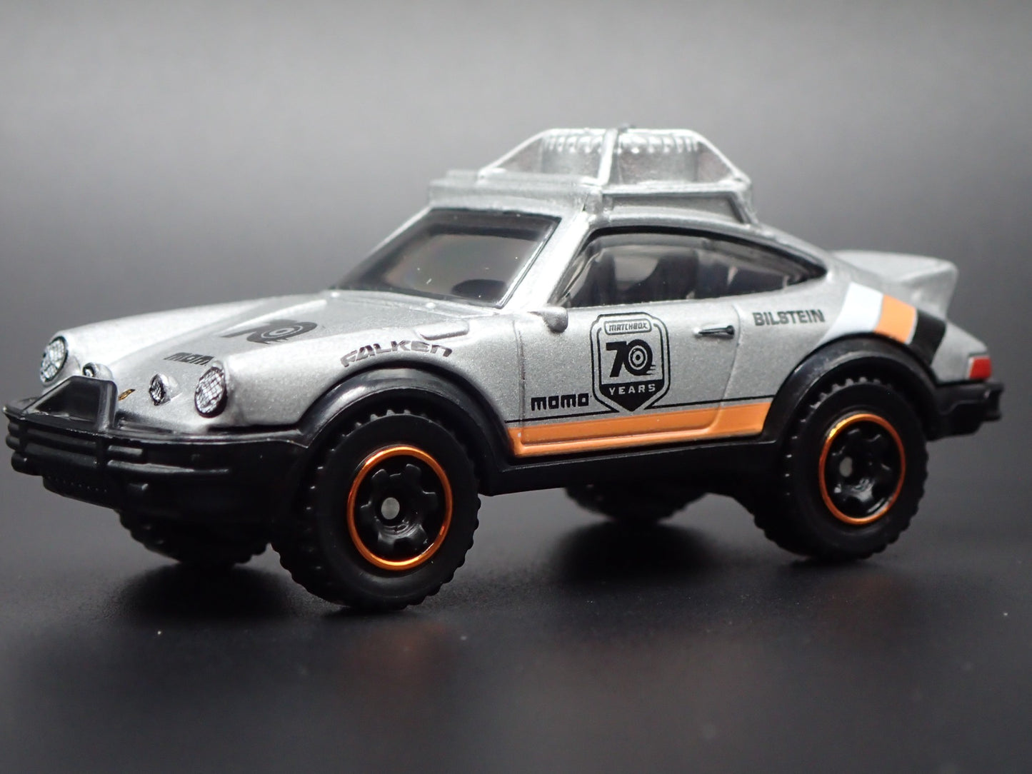 1985 85 PORSCHE 911 RALLY SILVER 1:64 SCALE COLLECTIBLE DIECAST MODEL CAR