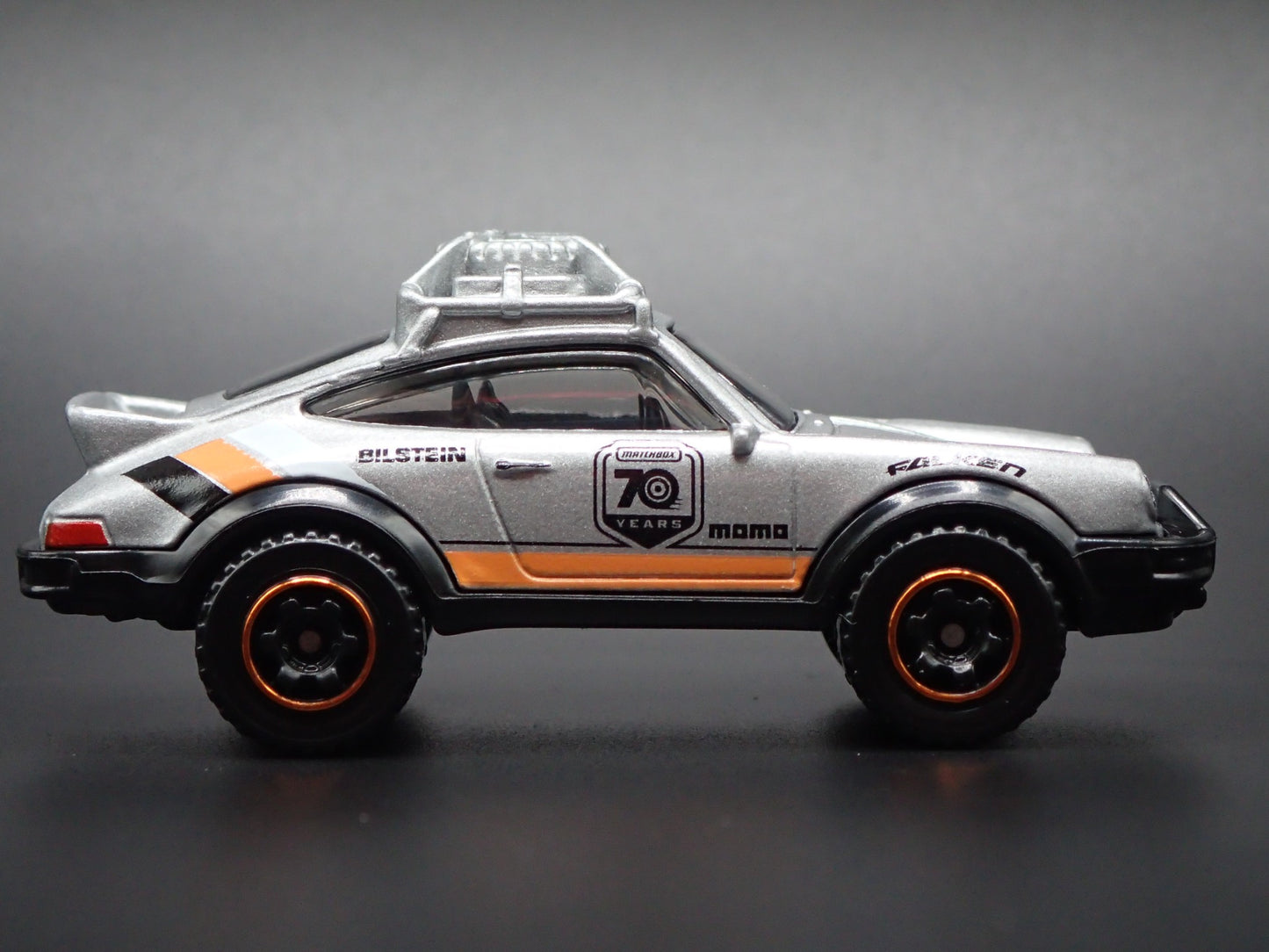 1985 85 PORSCHE 911 RALLY SILVER 1:64 SCALE COLLECTIBLE DIECAST MODEL CAR