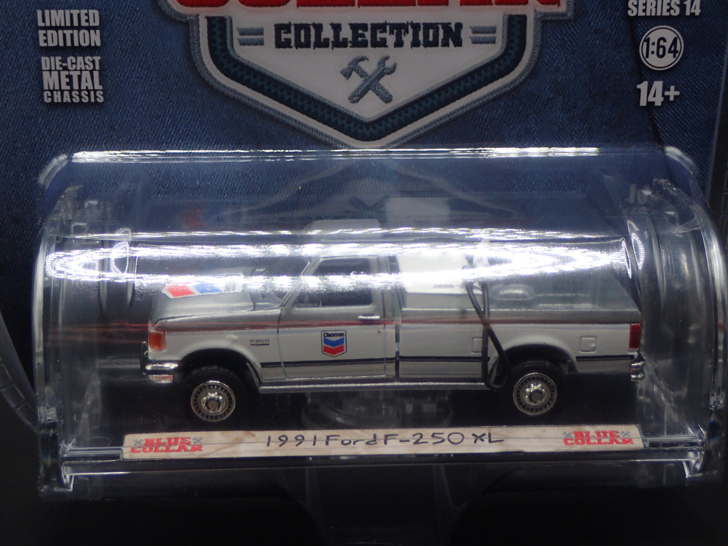 2025 GREENLIGHT RAW CHASE BLUE COLLAR 14 1991 FORD F250 PICKUP TRUCK CHASE