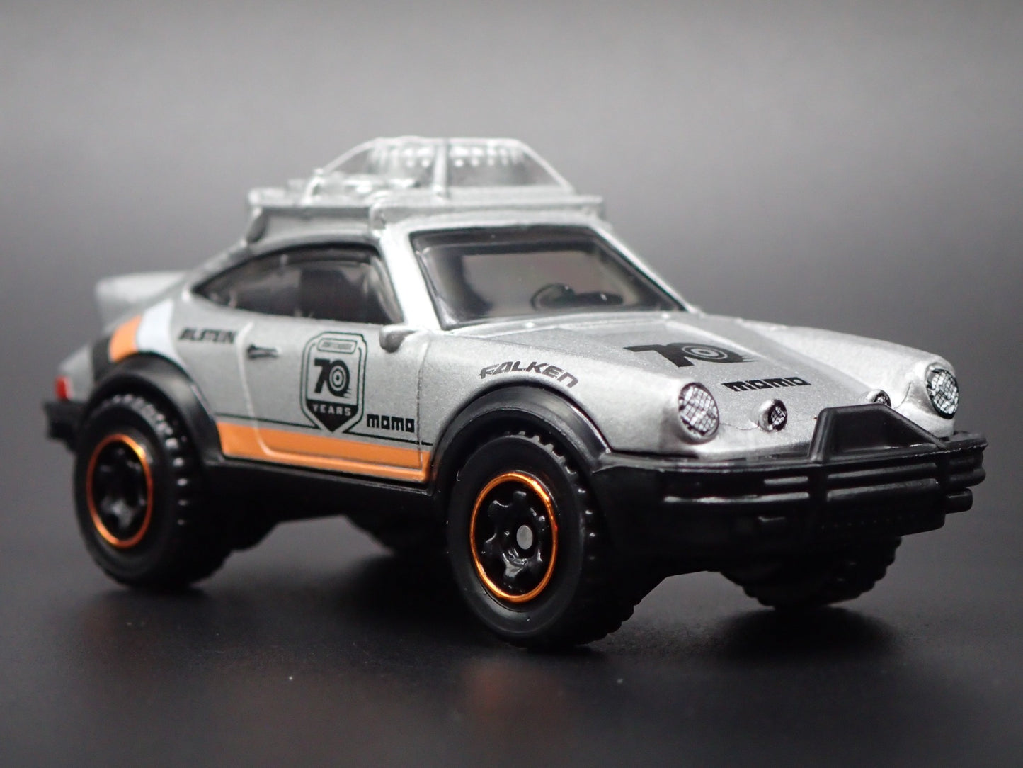 1985 85 PORSCHE 911 RALLY SILVER 1:64 SCALE COLLECTIBLE DIECAST MODEL CAR