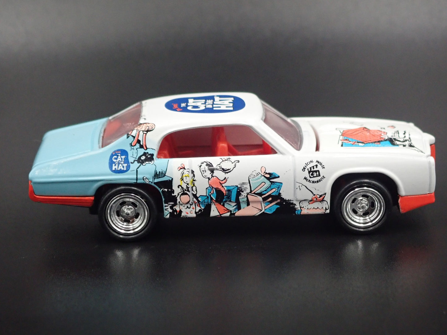 1969 69 PONTIAC GTO JUDGE CAT IN THE HAT 1:64 SCALE DIORAMA DIECAST MODEL CAR