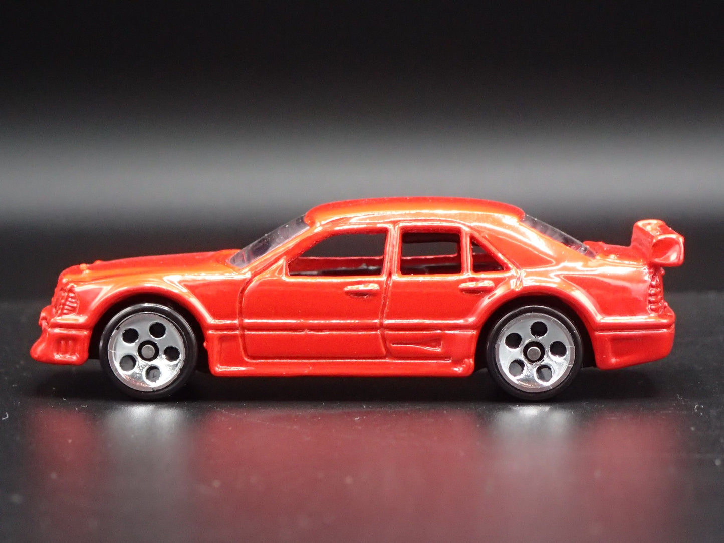 1993-1999 MERCEDES-BENZ C CLASS RED 1:64 SCALE COLLECTIBLE DIECAST MODEL CAR