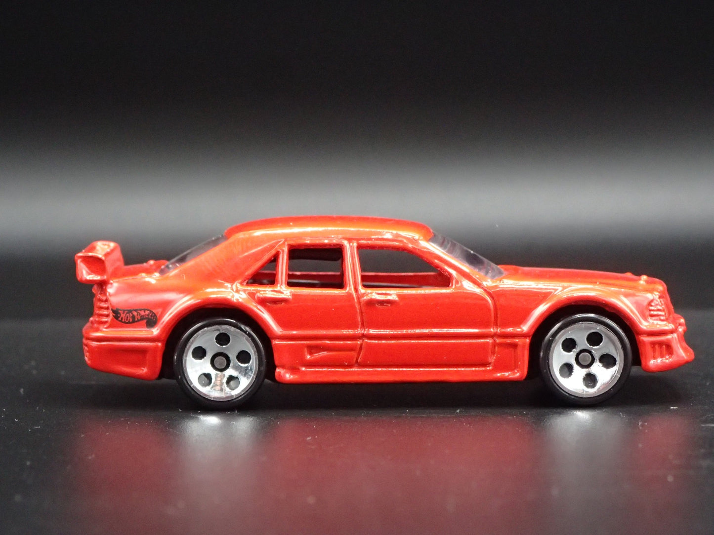1993-1999 MERCEDES-BENZ C CLASS RED 1:64 SCALE COLLECTIBLE DIECAST MODEL CAR