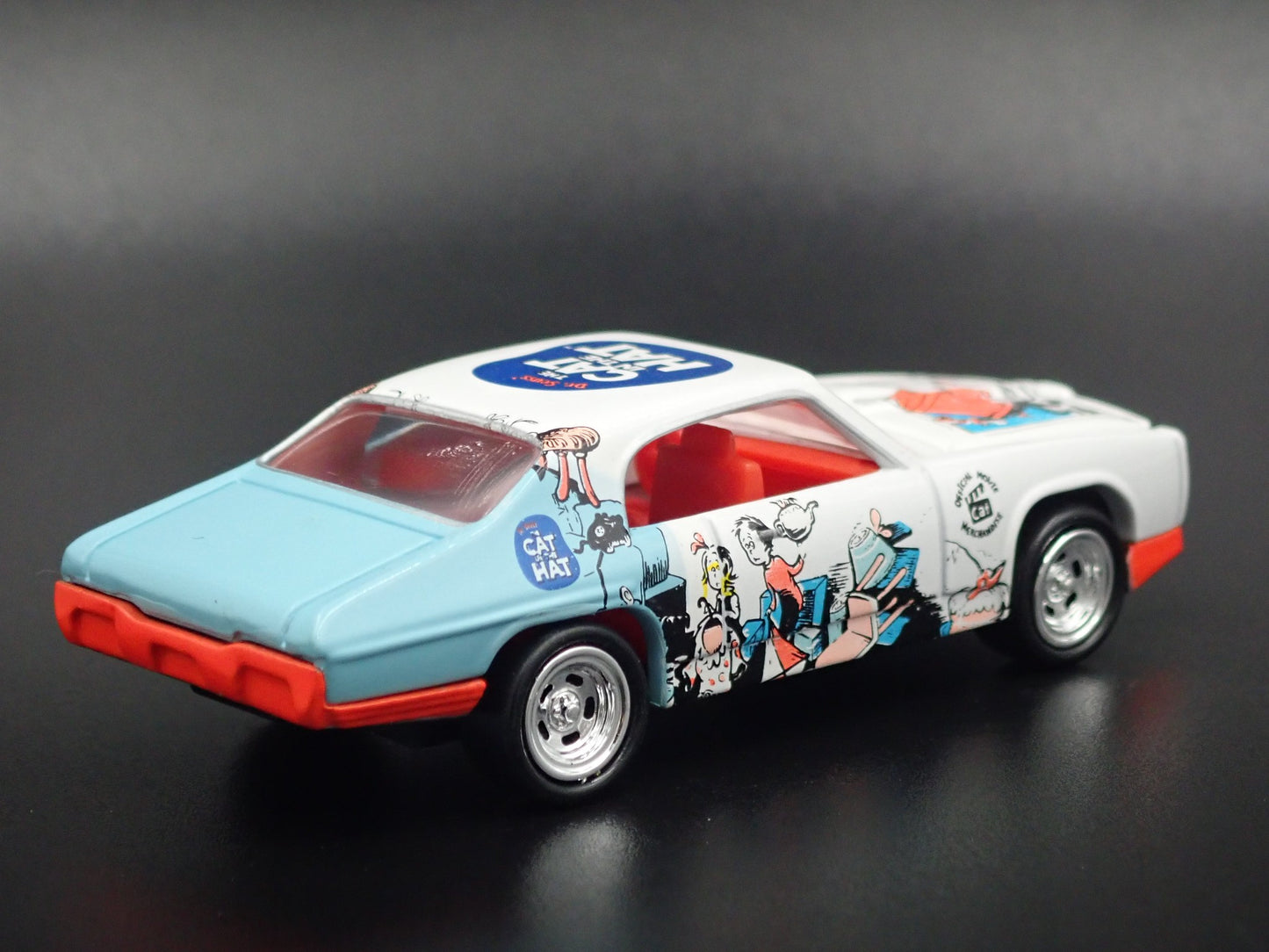 1969 69 PONTIAC GTO JUDGE CAT IN THE HAT 1:64 SCALE DIORAMA DIECAST MODEL CAR