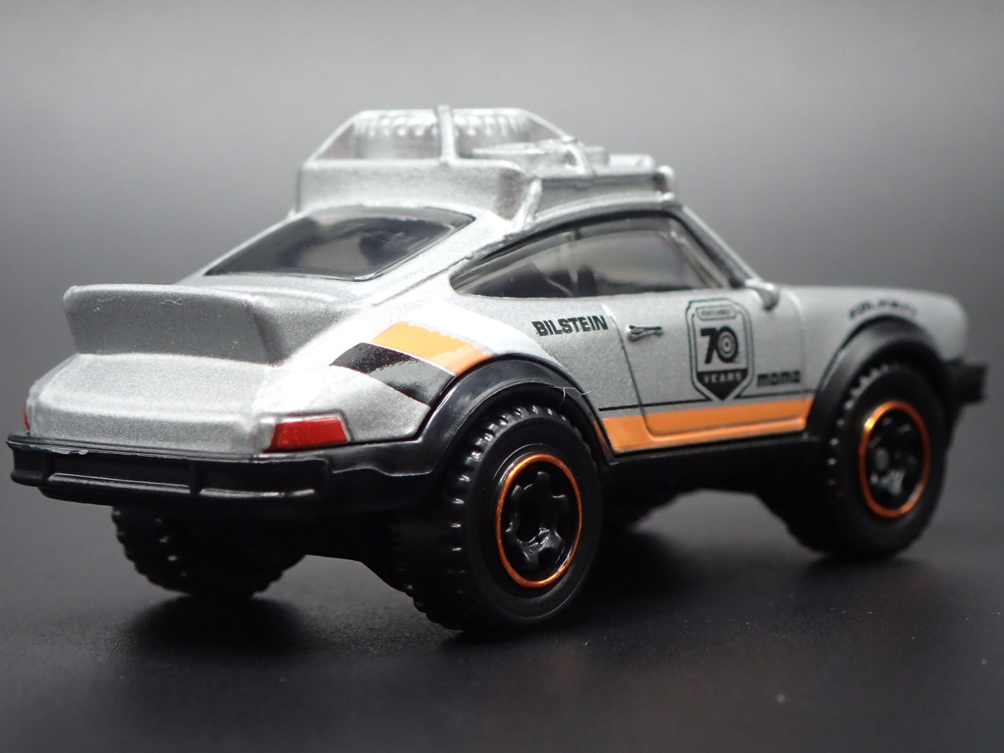 1985 85 PORSCHE 911 RALLY SILVER 1:64 SCALE COLLECTIBLE DIECAST MODEL CAR