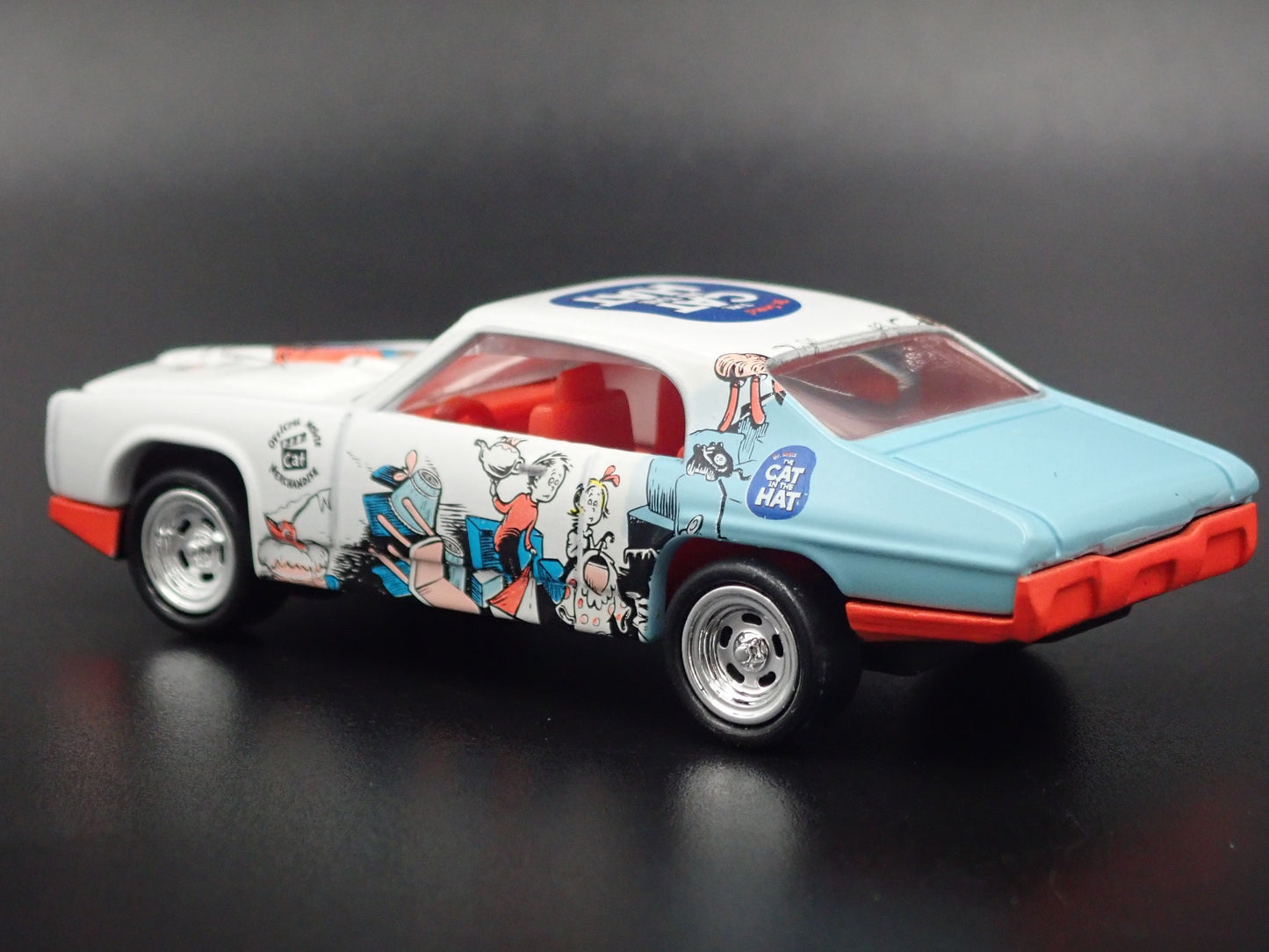 1969 69 PONTIAC GTO JUDGE CAT IN THE HAT 1:64 SCALE DIORAMA DIECAST MODEL CAR