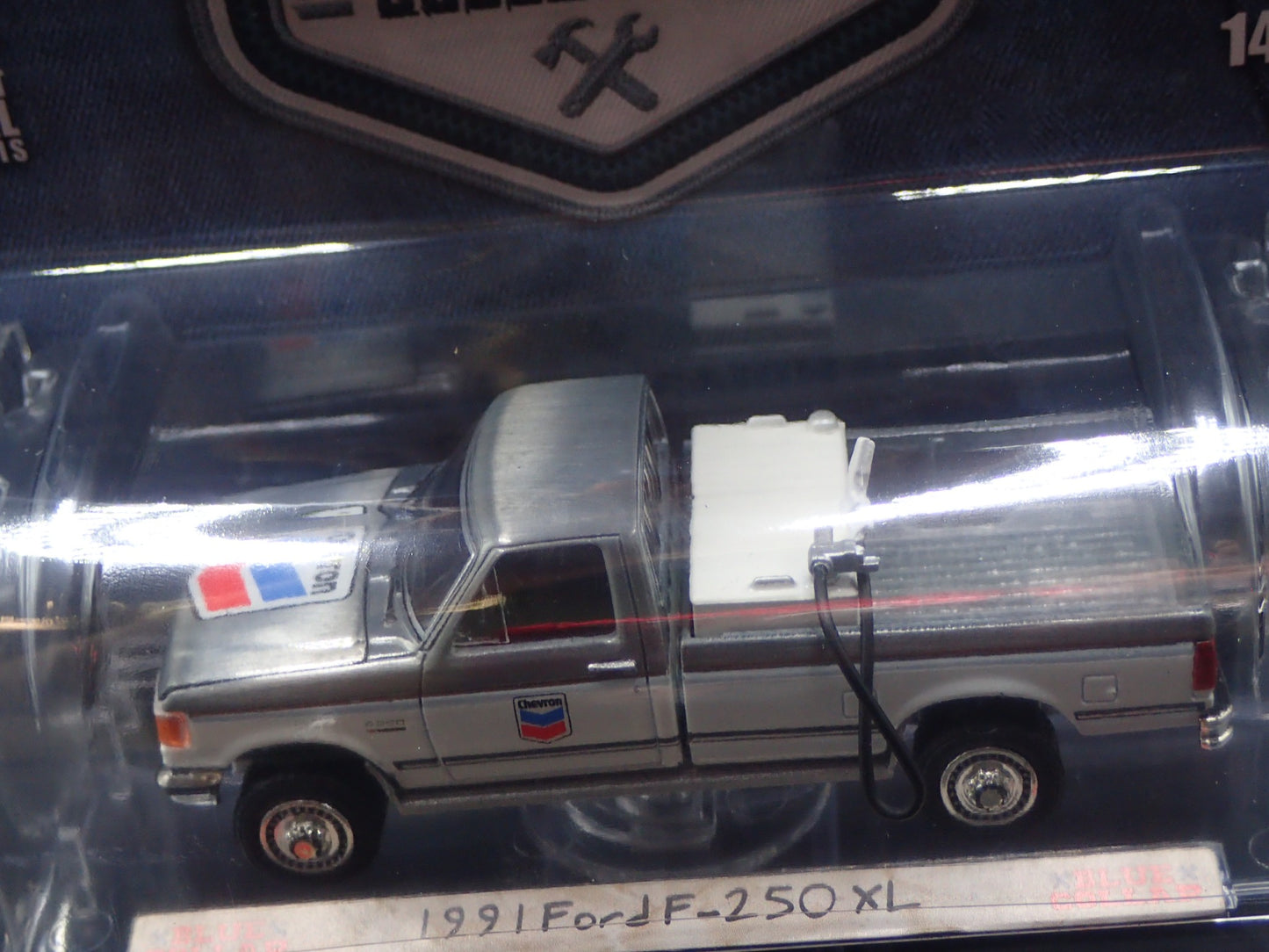 2025 GREENLIGHT RAW CHASE BLUE COLLAR 14 1991 FORD F250 PICKUP TRUCK CHASE