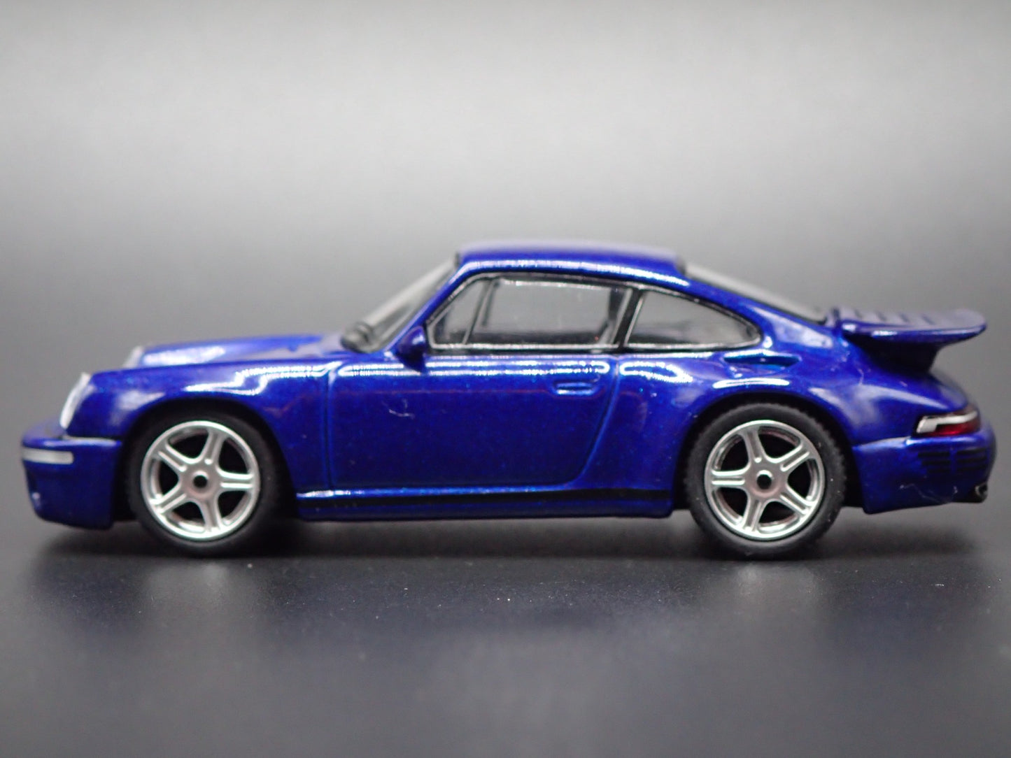 1987-1996 PORSCHE 911 CARRERA  RUF CTR ANNVERSARY 1:64 SCALE DIECAST MODEL CAR