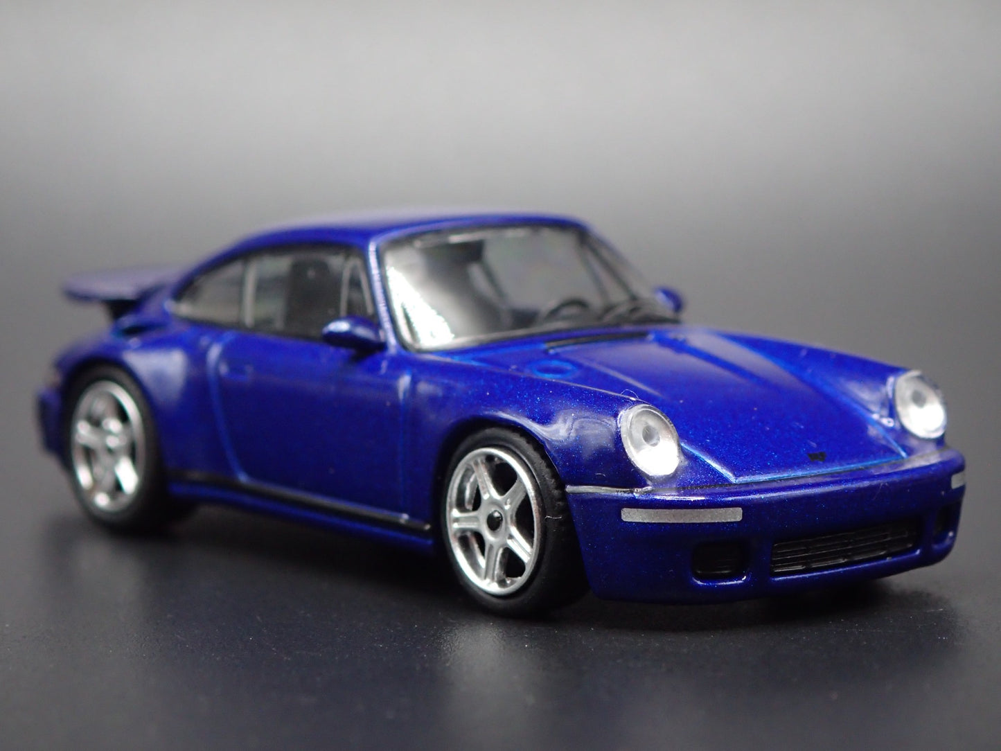 1987-1996 PORSCHE 911 CARRERA  RUF CTR ANNVERSARY 1:64 SCALE DIECAST MODEL CAR
