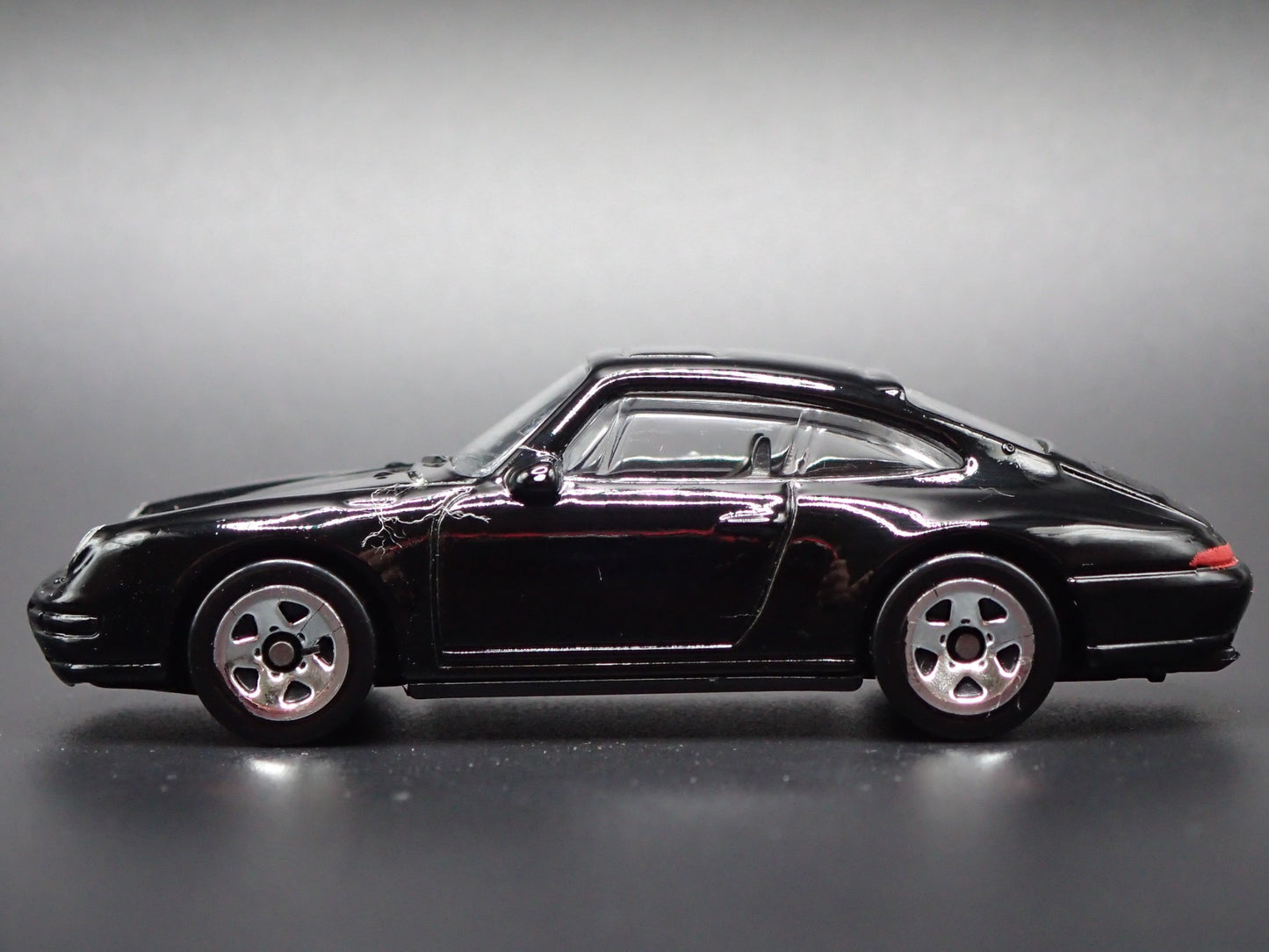 1994-1998 PORSCHE 911 CARRERA 993 BLACK 1:64 SCALE DIORAMA DIECAST MODEL CAR