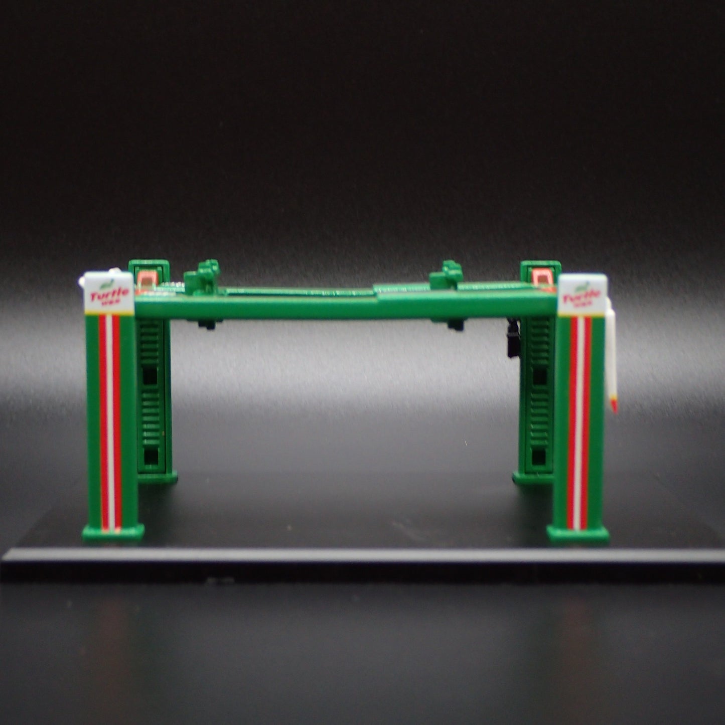 TURTLE WAX 1:64 SCALE AUTO SHOP MECHANIC GARAGE 4 POST CAR LIFT MODEL DIECAST