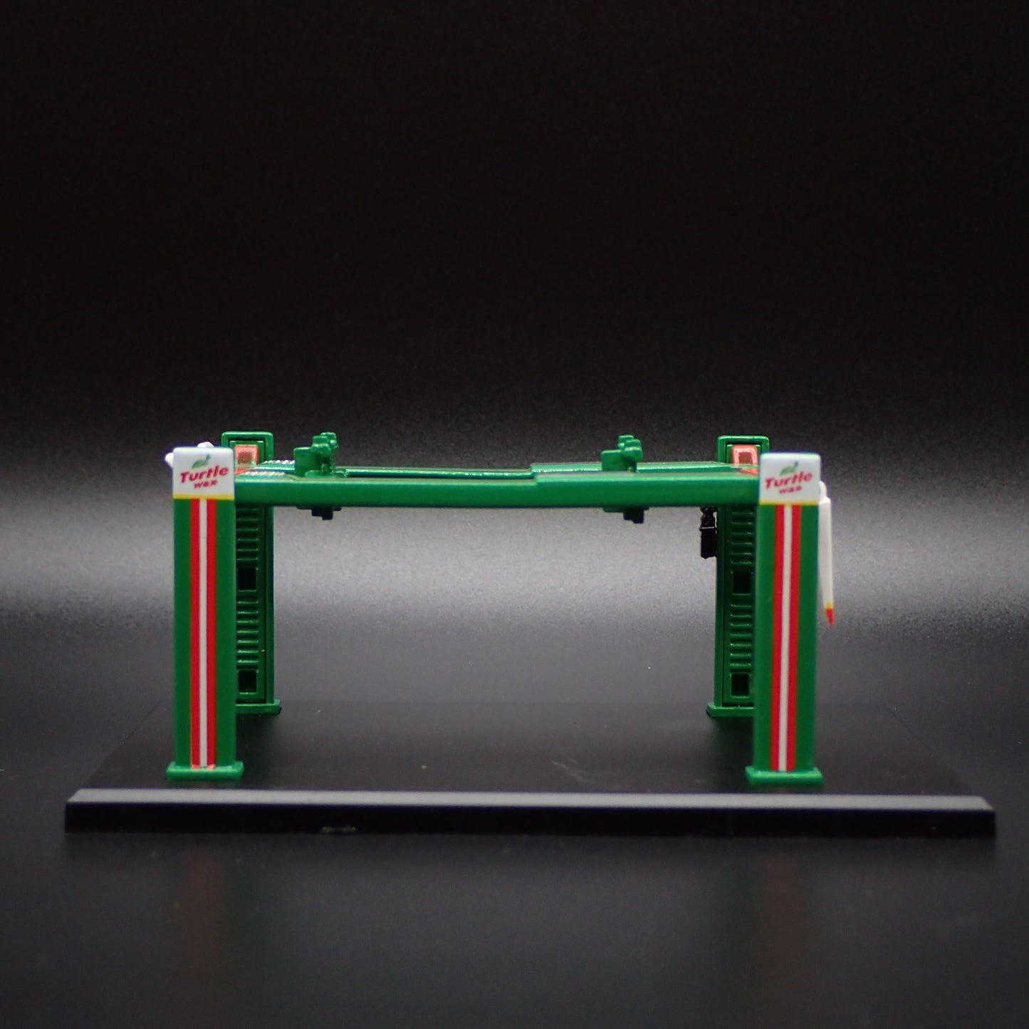 TURTLE WAX 1:64 SCALE AUTO SHOP MECHANIC GARAGE 4 POST CAR LIFT MODEL DIECAST