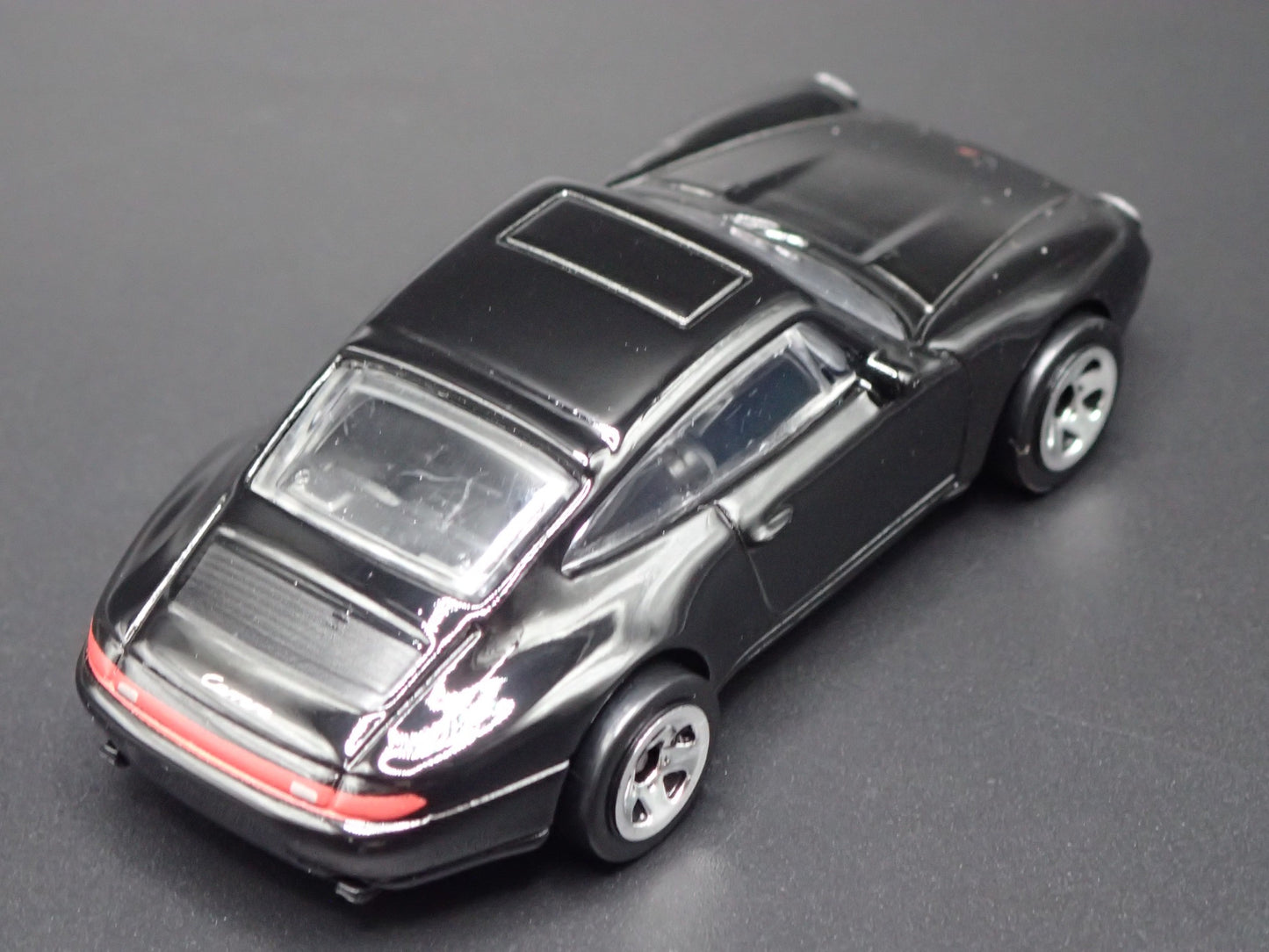 1994-1998 PORSCHE 911 CARRERA 993 BLACK 1:64 SCALE DIORAMA DIECAST MODEL CAR