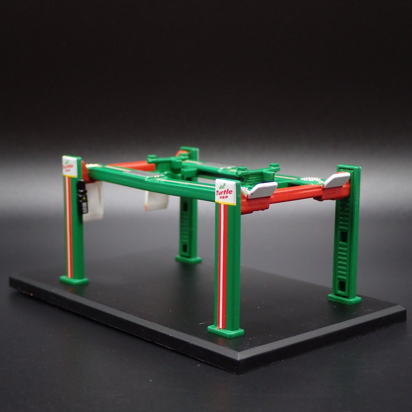 TURTLE WAX 1:64 SCALE AUTO SHOP MECHANIC GARAGE 4 POST CAR LIFT MODEL DIECAST