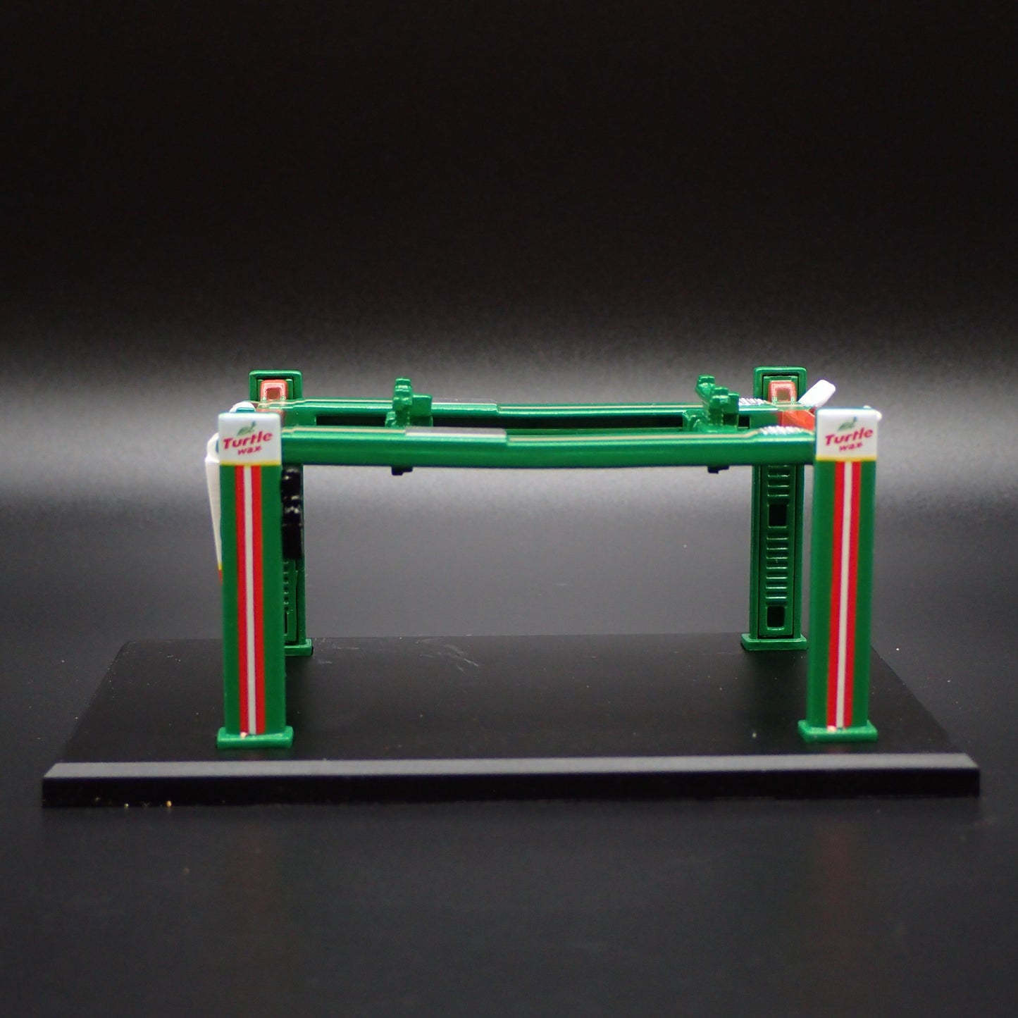 TURTLE WAX 1:64 SCALE AUTO SHOP MECHANIC GARAGE 4 POST CAR LIFT MODEL DIECAST
