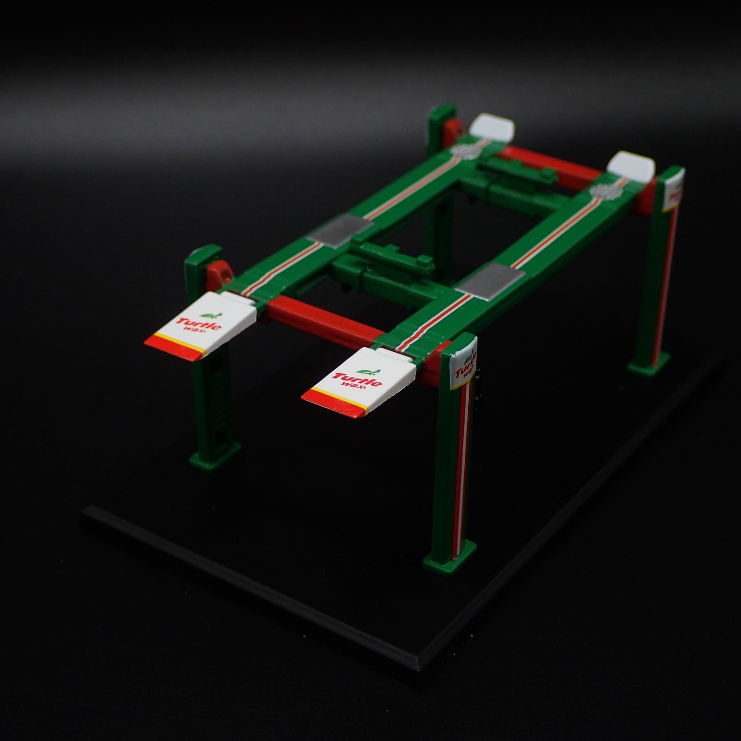 TURTLE WAX 1:64 SCALE AUTO SHOP MECHANIC GARAGE 4 POST CAR LIFT MODEL DIECAST