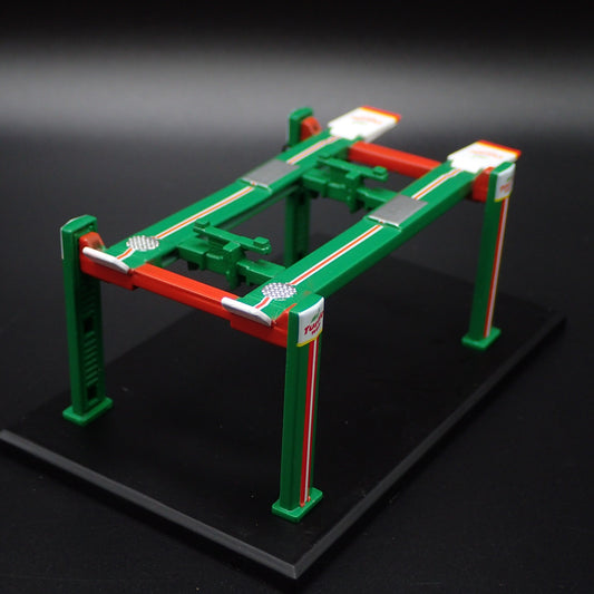 TURTLE WAX 1:64 SCALE AUTO SHOP MECHANIC GARAGE 4 POST CAR LIFT MODEL DIECAST