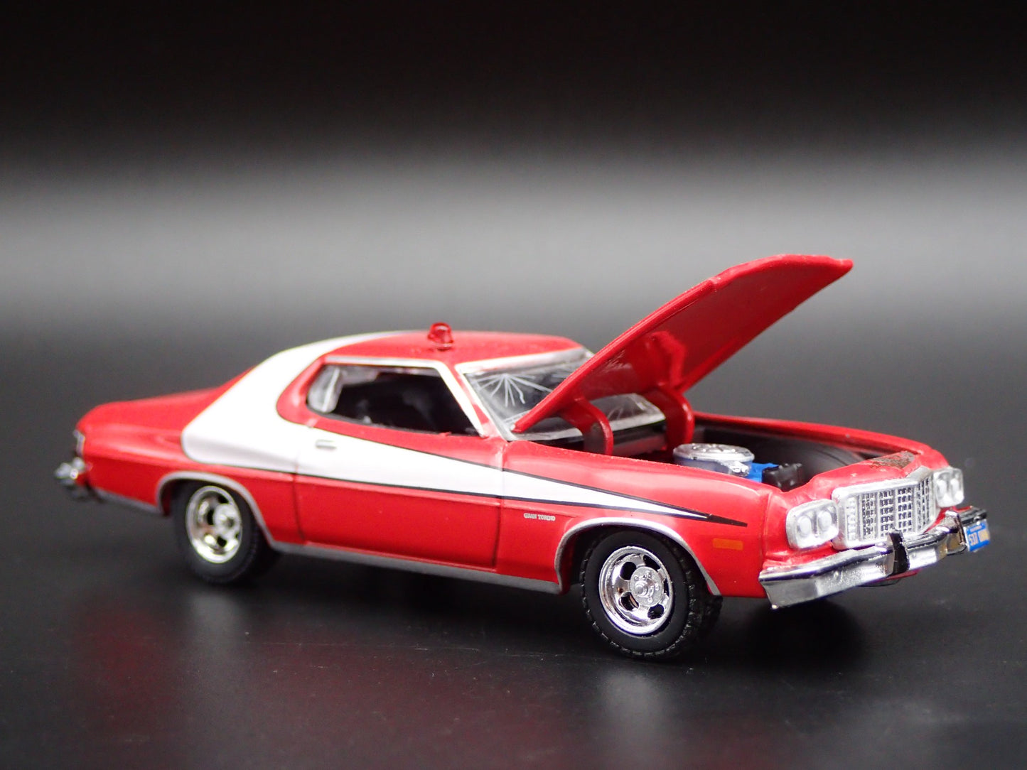 1976 76 FORD GRAN TORINO STARSKY & HUTCH BARN FIND 1:64 SCALE DIECAST MODEL CAR