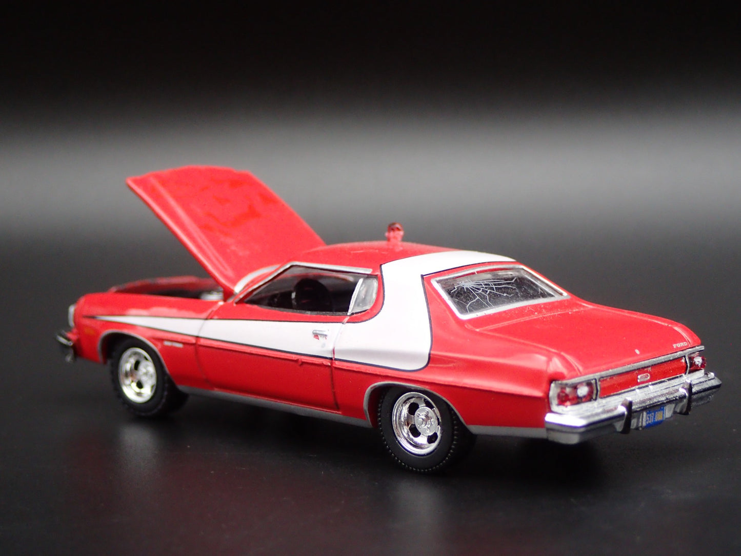 1976 76 FORD GRAN TORINO STARSKY & HUTCH BARN FIND 1:64 SCALE DIECAST MODEL CAR