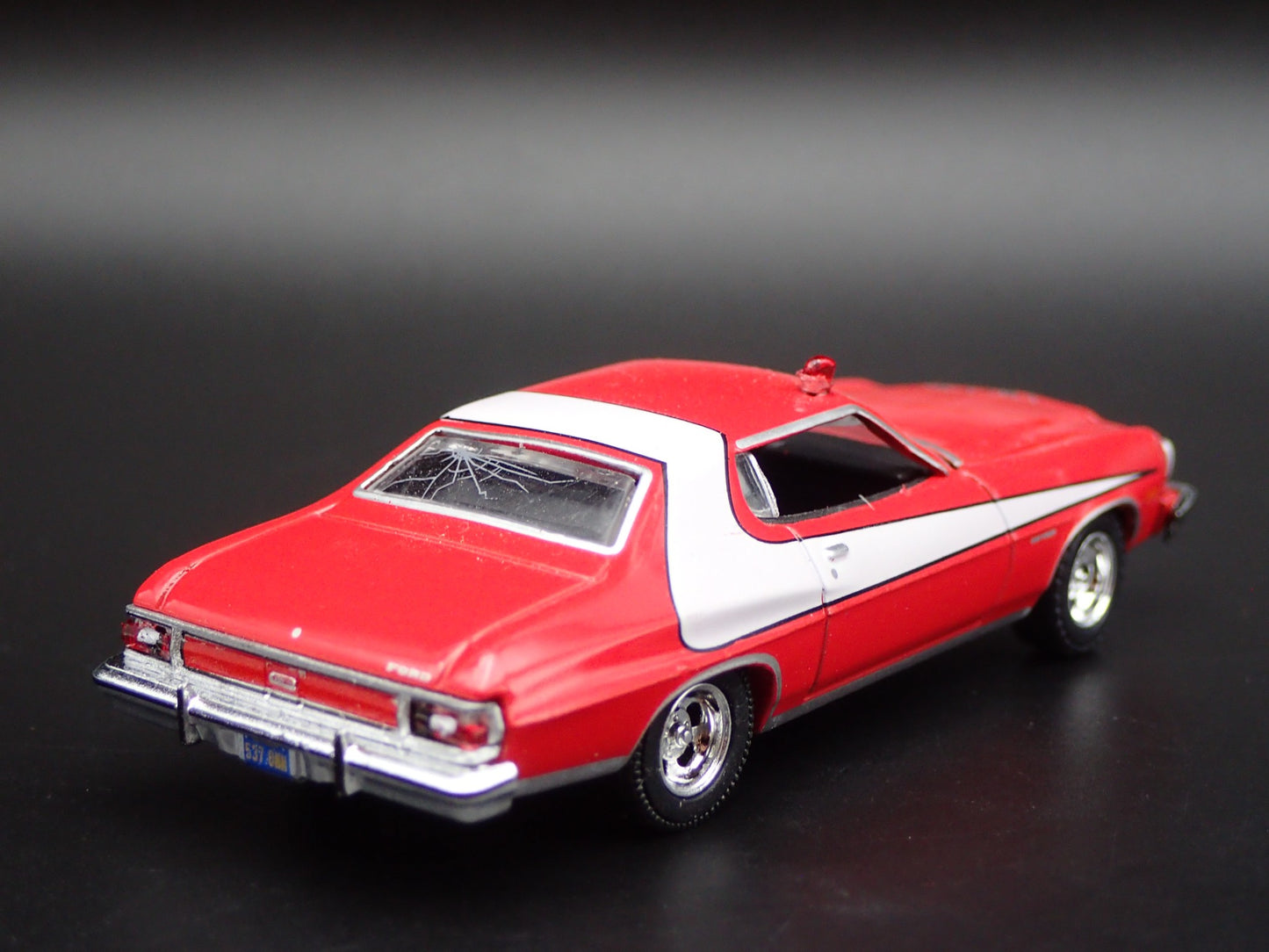 1976 76 FORD GRAN TORINO STARSKY & HUTCH BARN FIND 1:64 SCALE DIECAST MODEL CAR