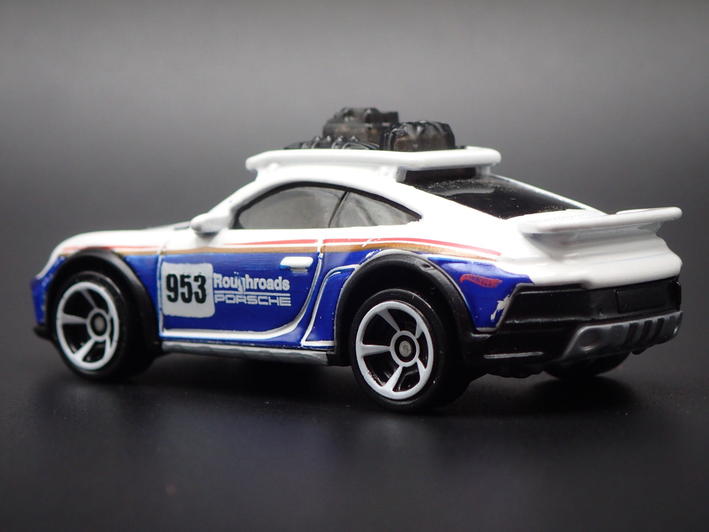 1985 85 PORSCHE 911 RALLYE 1:64 SCALE COLLECTIBLE DIORAMA DIECAST MODEL CAR