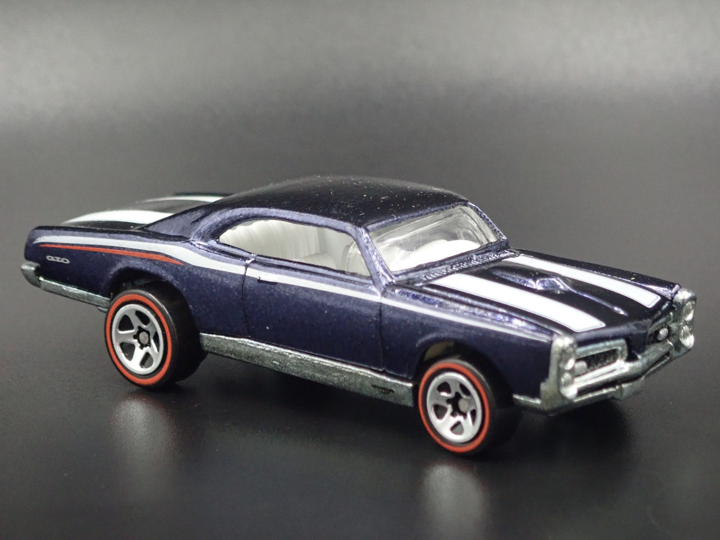 1967 PONTIAC GTO RARE 1:64 SCALE LIMITED COLLECTIBLE DIORAMA DIECAST MODEL CAR
