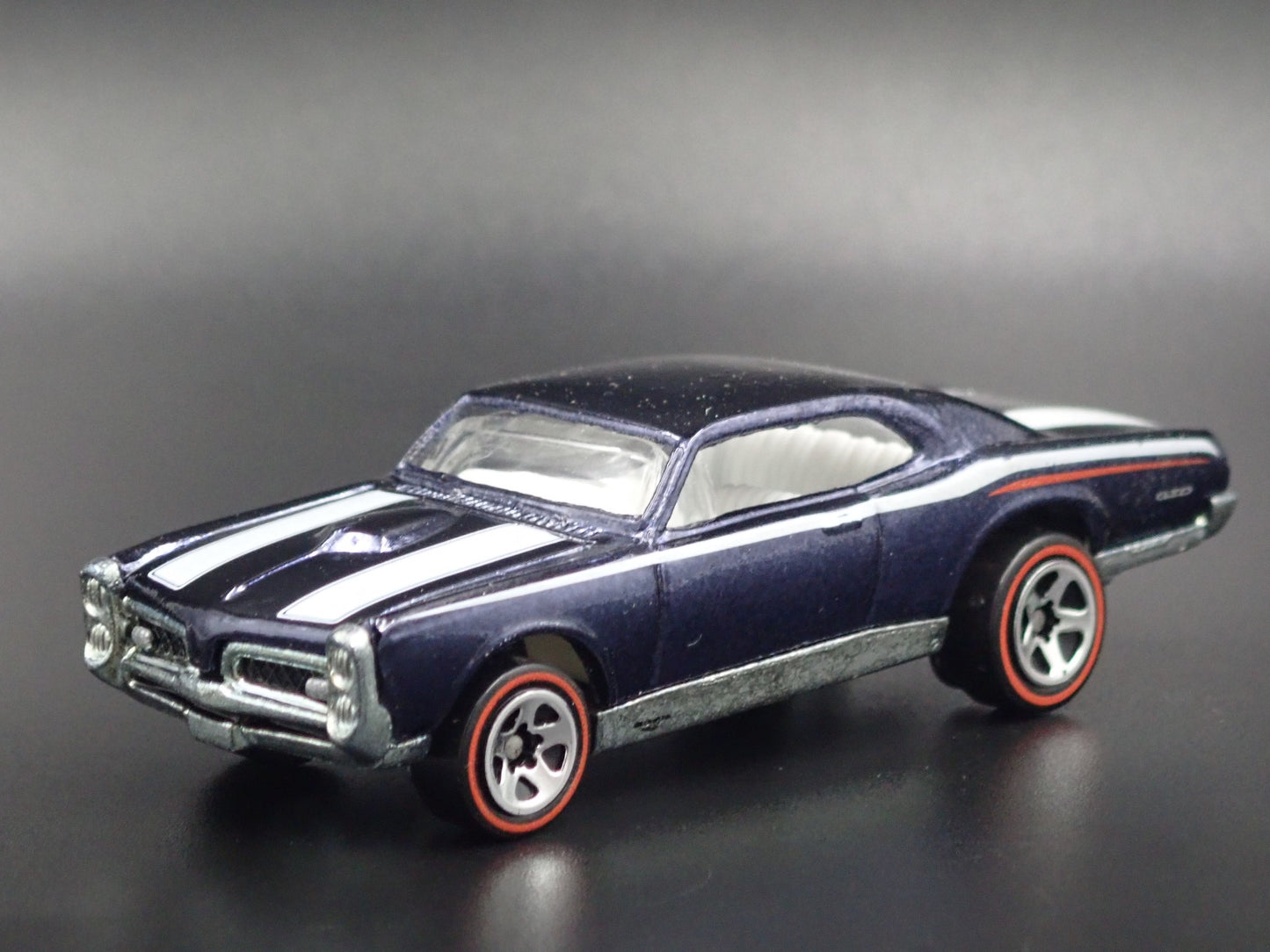 1967 PONTIAC GTO RARE 1:64 SCALE LIMITED COLLECTIBLE DIORAMA DIECAST MODEL CAR
