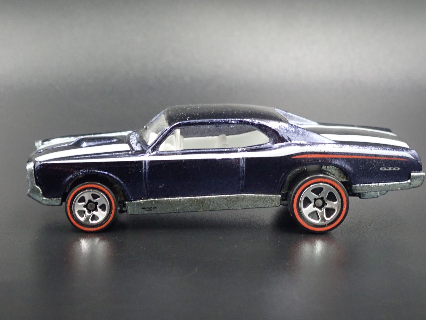1967 PONTIAC GTO RARE 1:64 SCALE LIMITED COLLECTIBLE DIORAMA DIECAST MODEL CAR