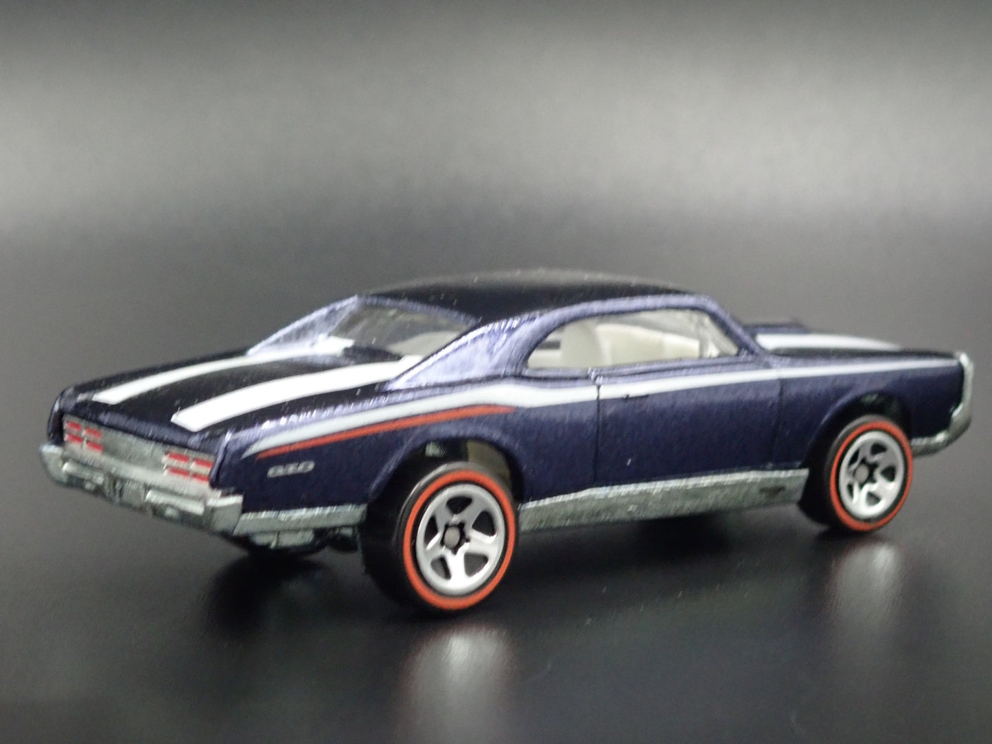 1967 PONTIAC GTO RARE 1:64 SCALE LIMITED COLLECTIBLE DIORAMA DIECAST MODEL CAR