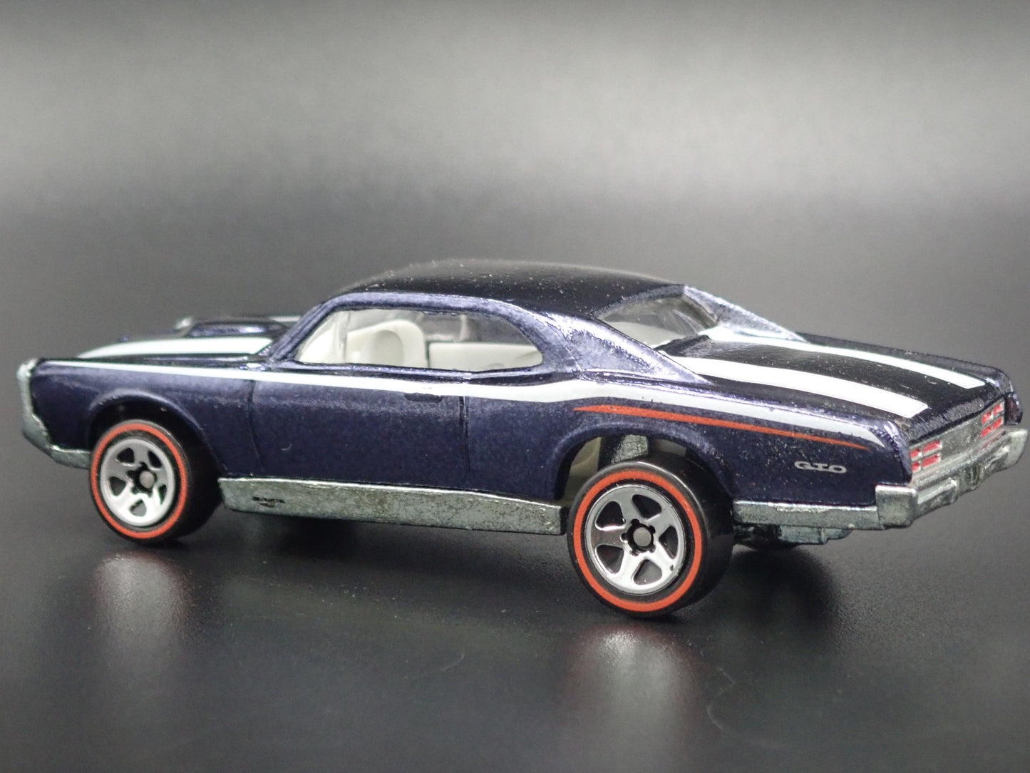 1967 PONTIAC GTO RARE 1:64 SCALE LIMITED COLLECTIBLE DIORAMA DIECAST MODEL CAR