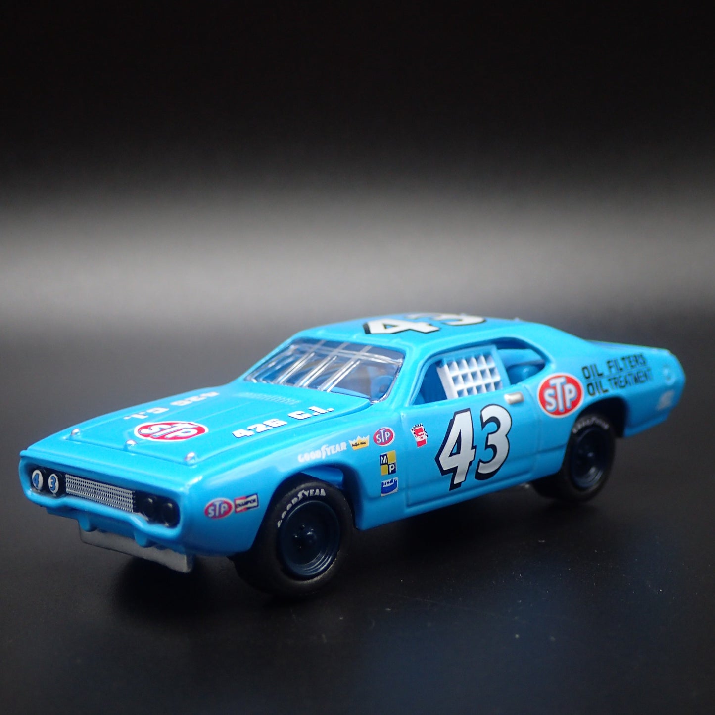 1972 72 PLYMOUTH ROAD RUNNER RICHARD PETTY'S #43 1:64 SCALE  DIECAST MODEL CAR