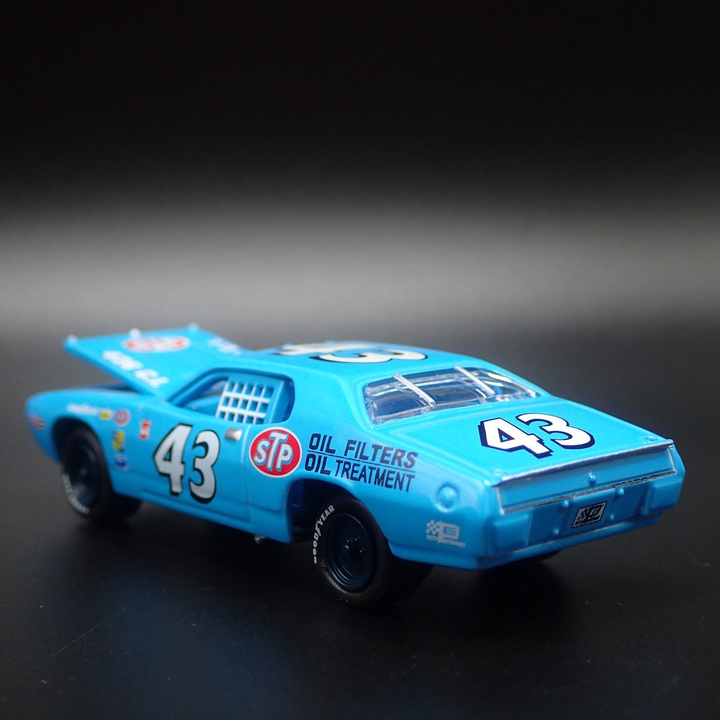 1972 72 PLYMOUTH ROAD RUNNER RICHARD PETTY'S #43 1:64 SCALE  DIECAST MODEL CAR